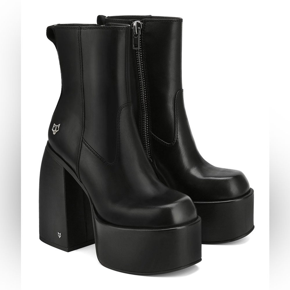 NWB Naked Wolfe Jailbreaker Booties